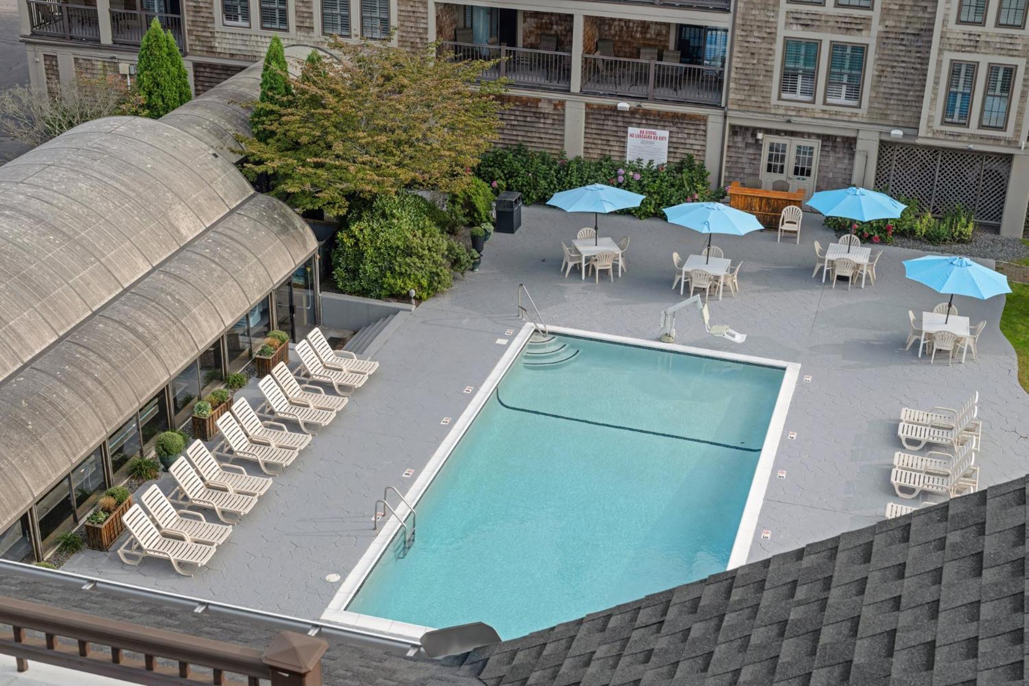 Club Wyndham Newport Onshore Exterior photo
