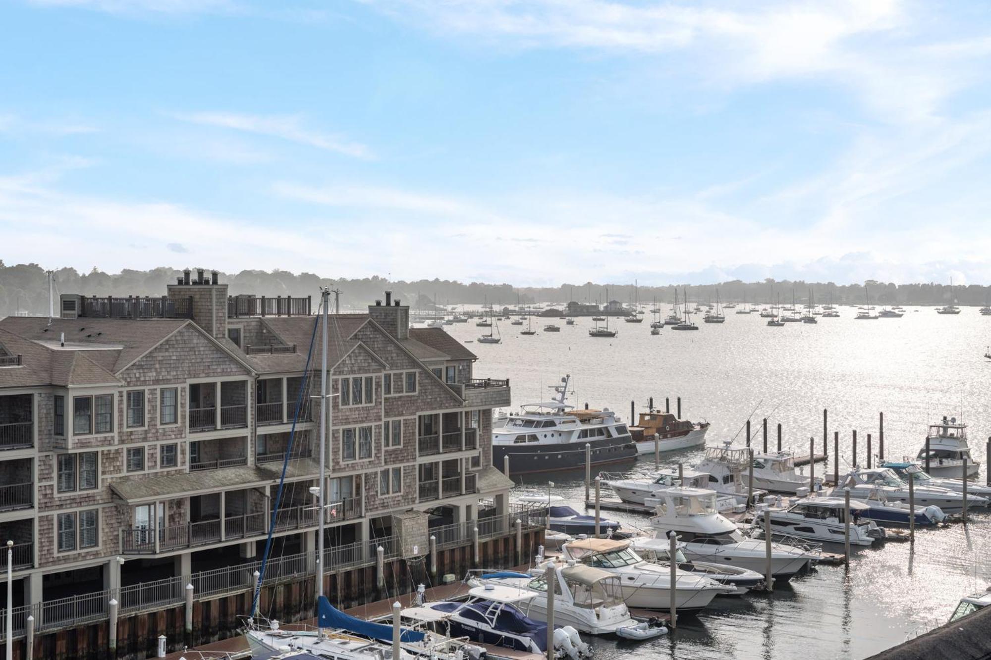 Club Wyndham Newport Onshore Exterior photo
